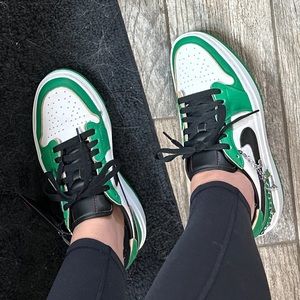 WMNS AIR JORDAN 1 ELEVATE LOW SE
"Lucky Green" Size 9 worn once! So cute